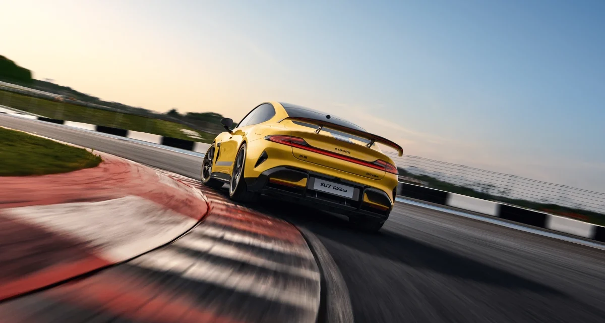 “Big Fire Under the Hood” Xiaomi SU7 Ultra Problems?”